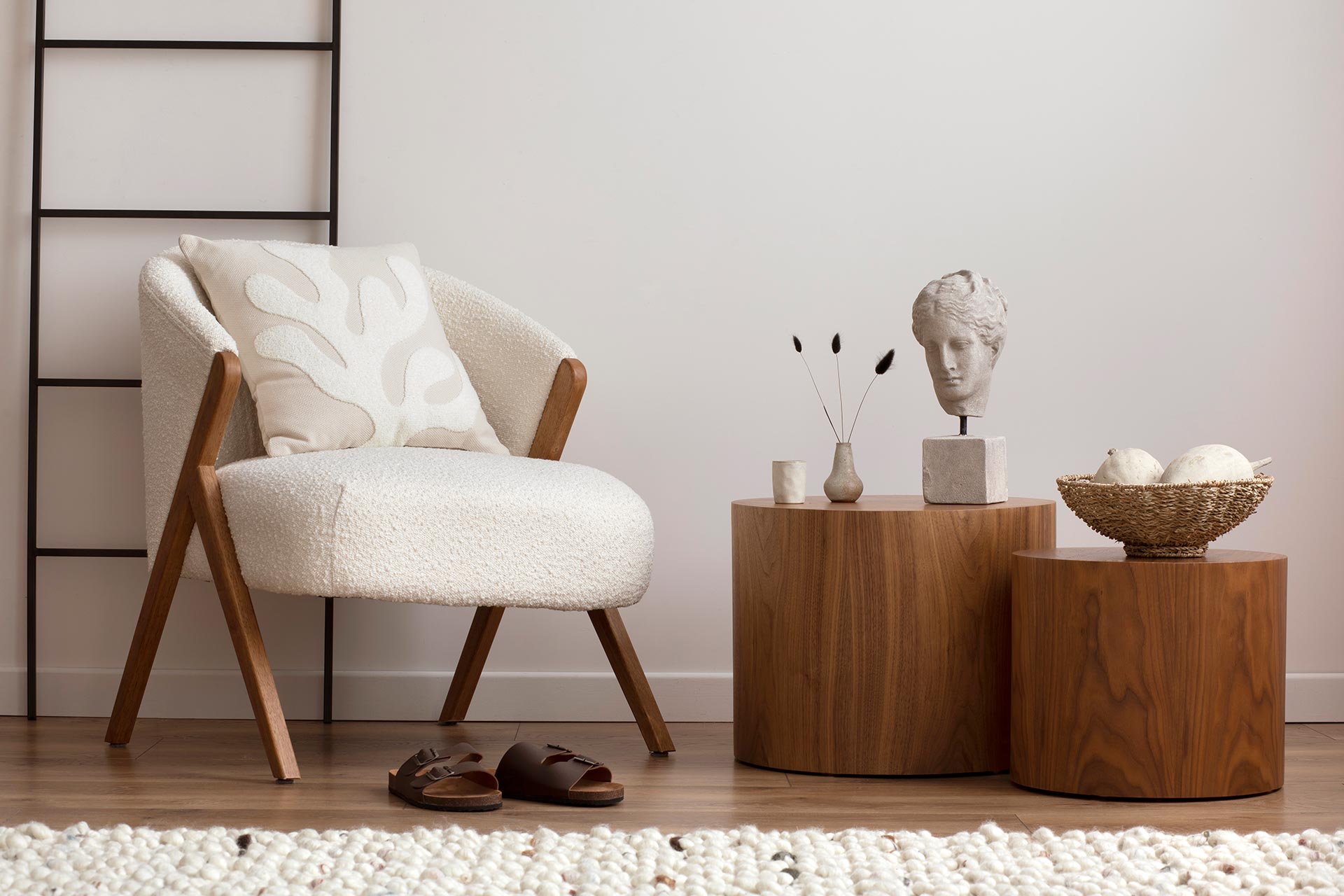 interior-design-of-retro-and-elegant-living-room-w-2023-01-10-04-20-25-utc.jpg